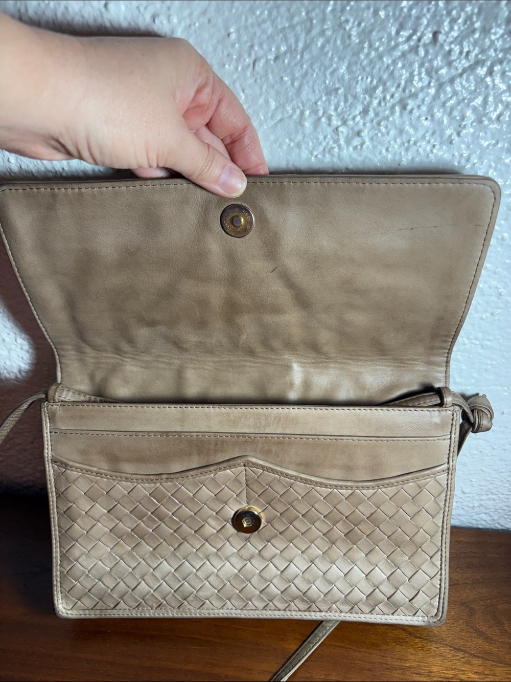 Vintage Bottega Veneta Intrecciato Leather Crossbody Bag in Taupe - Picture 13 of 14